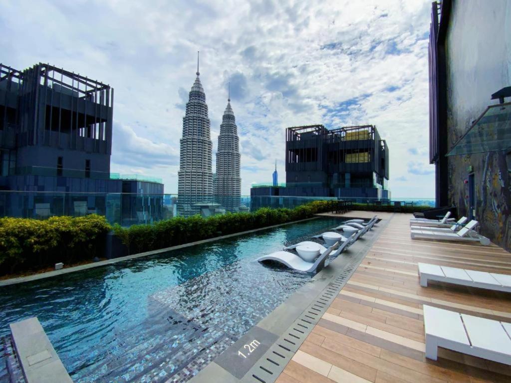 Star Holiday Sky Pool Klcc Kuala Lumpur Extérieur photo