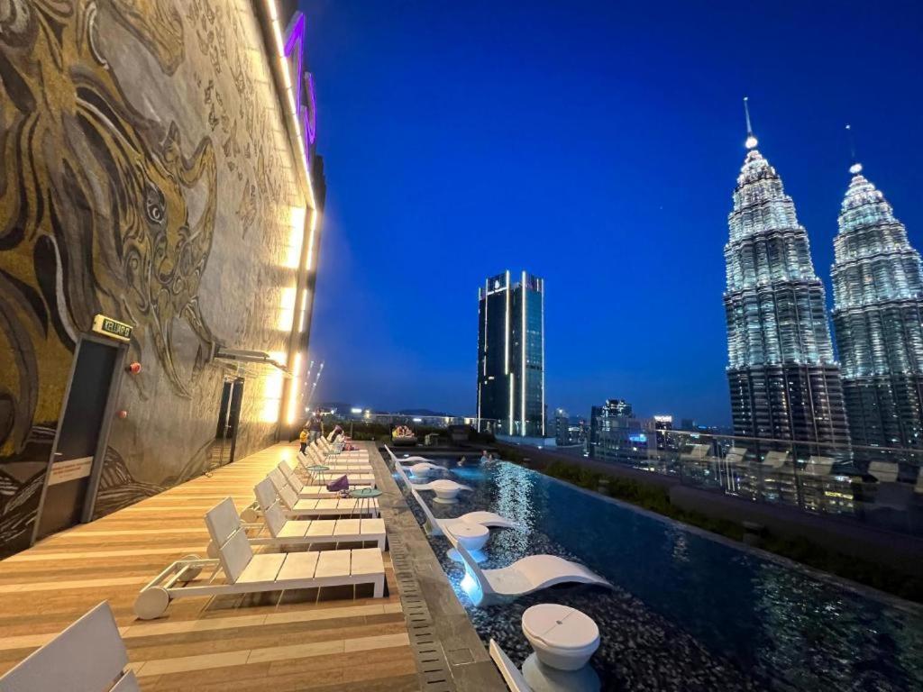 Star Holiday Sky Pool Klcc Kuala Lumpur Extérieur photo