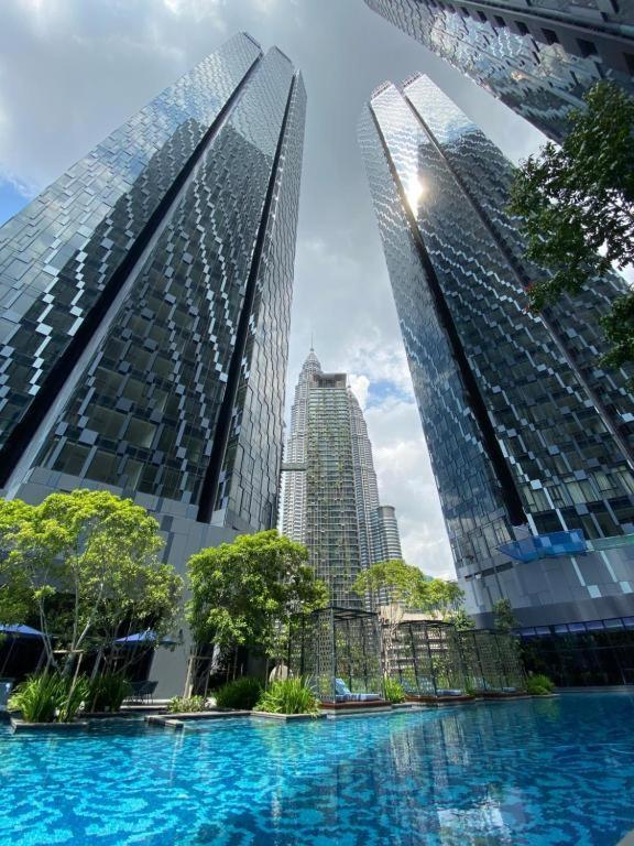 Star Holiday Sky Pool Klcc Kuala Lumpur Extérieur photo