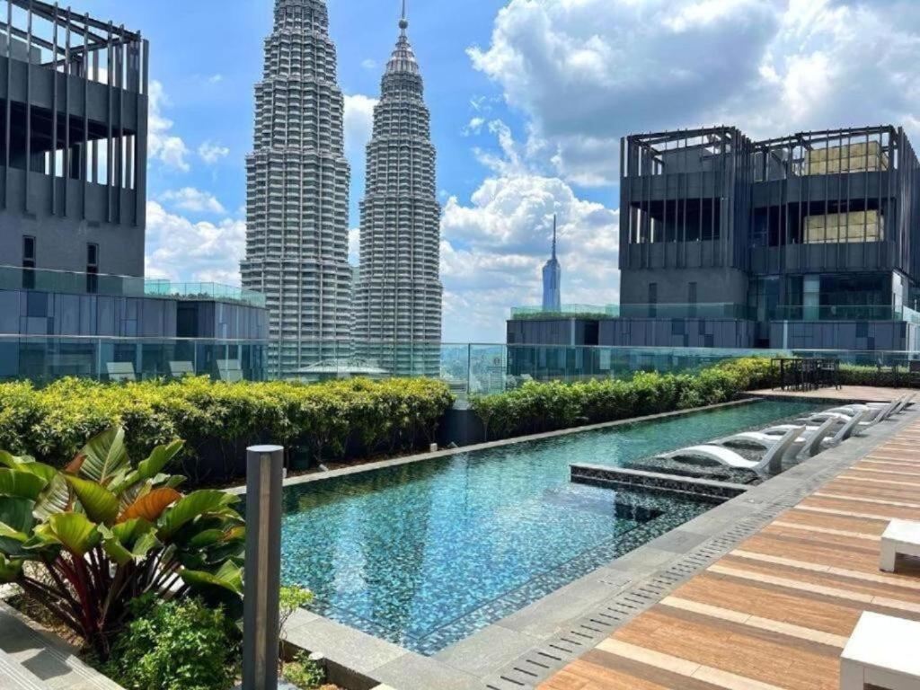 Star Holiday Sky Pool Klcc Kuala Lumpur Extérieur photo