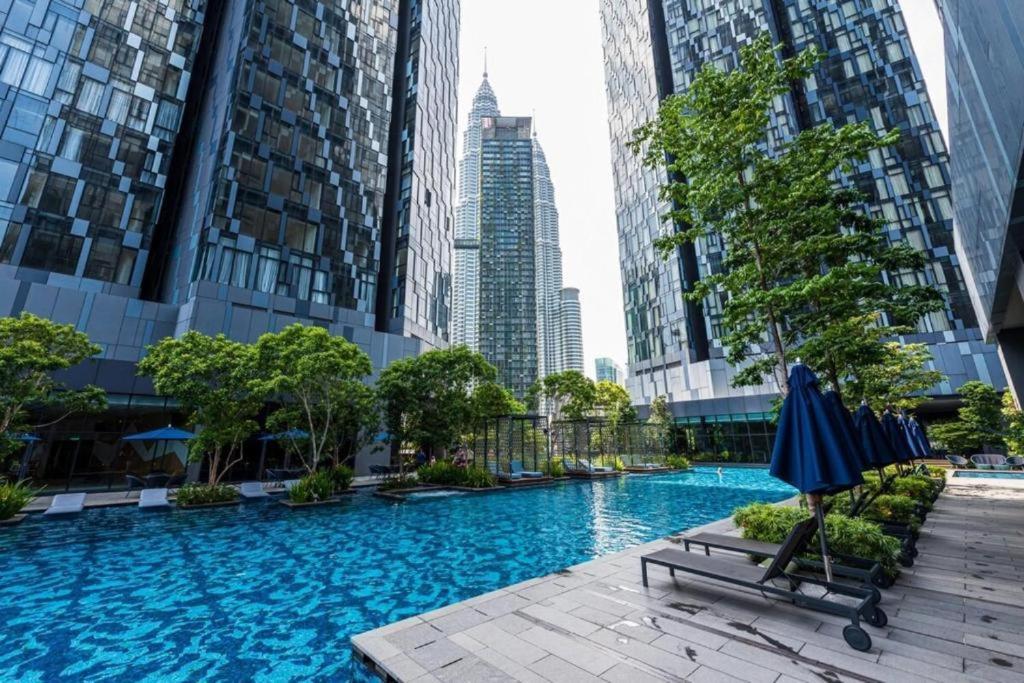 Star Holiday Sky Pool Klcc Kuala Lumpur Extérieur photo