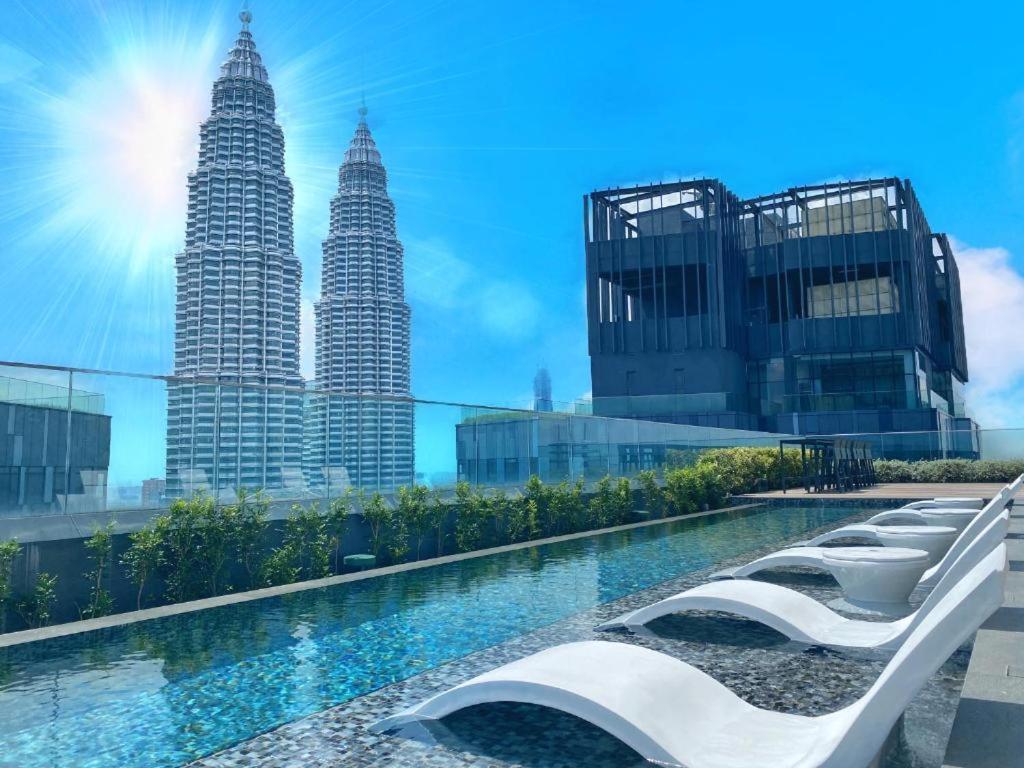 Star Holiday Sky Pool Klcc Kuala Lumpur Extérieur photo