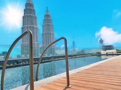 Star Holiday Sky Pool Klcc Kuala Lumpur Extérieur photo