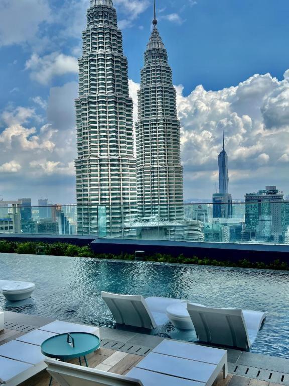 Star Holiday Sky Pool Klcc Kuala Lumpur Extérieur photo